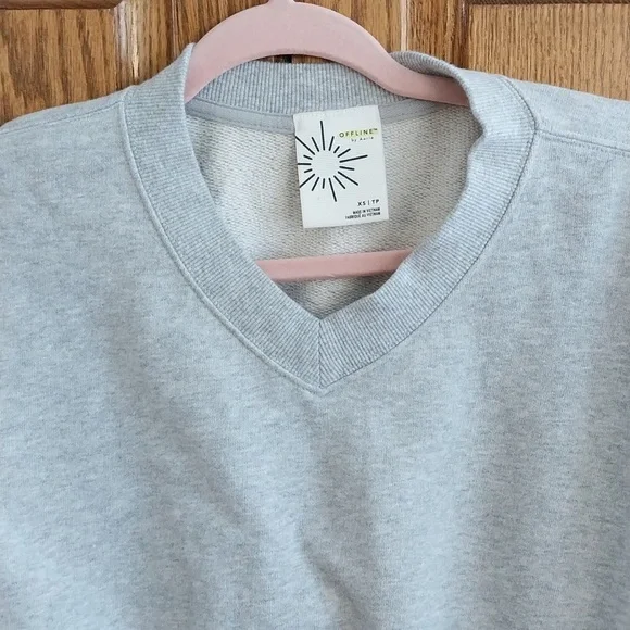 Offline By Aerie Women's Cropped V-Neck Long Sleeves Sweatshirt Size XS Gray - Picture 3 of 10